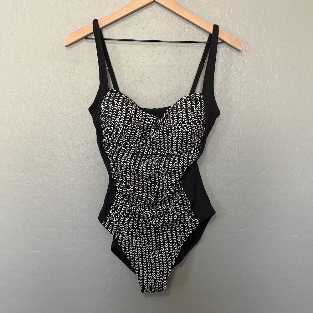 La Blanca One Piece Swim Suit White Black Size‎ 10